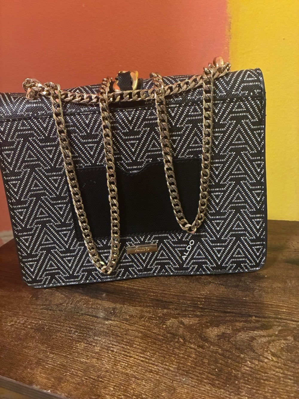 Aldo Black & White Geo-Print Chain Crossbody - Picture 4 of 9